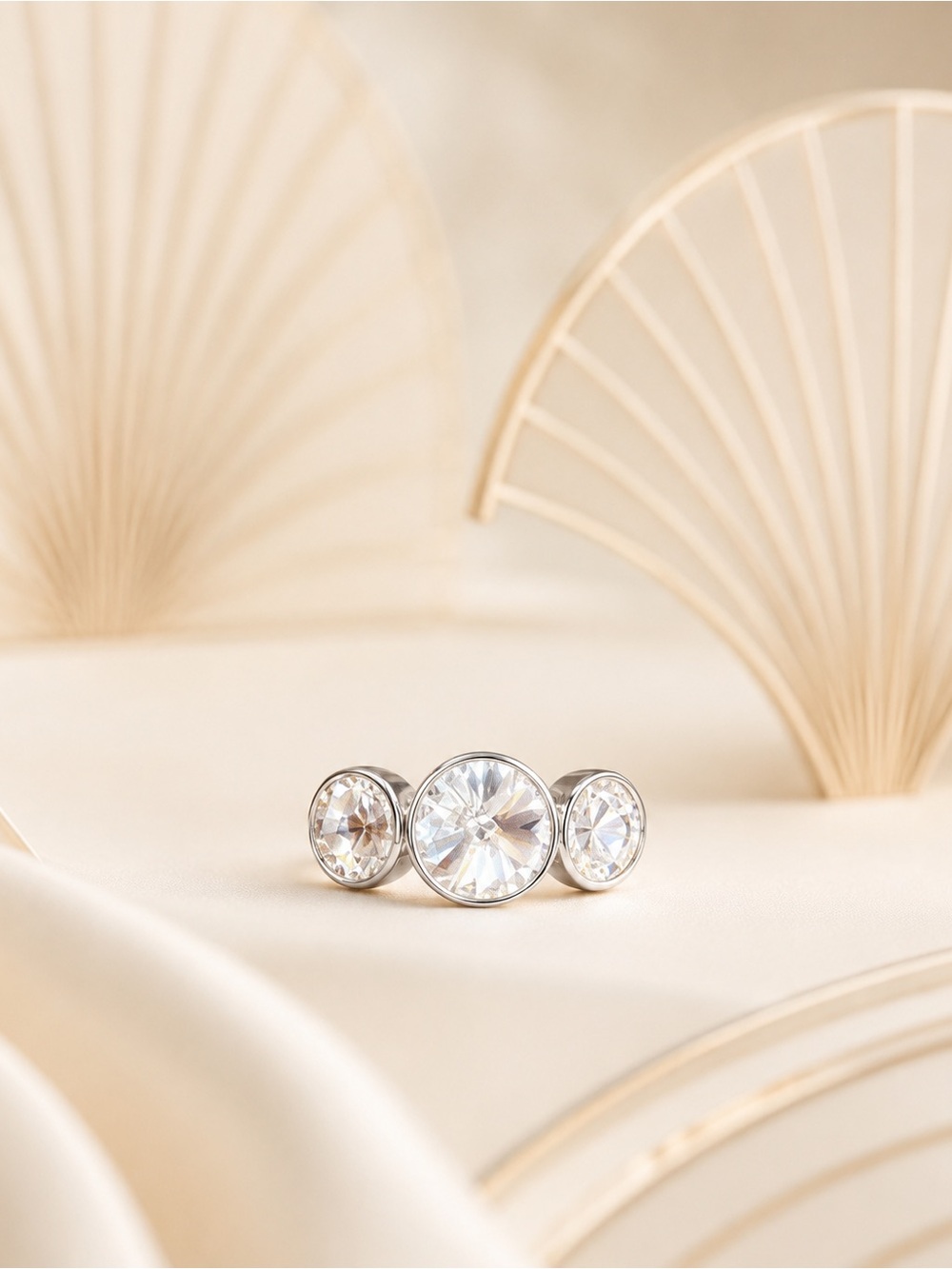 🆕❤️Three-Stone Crystal Rivoli Ring